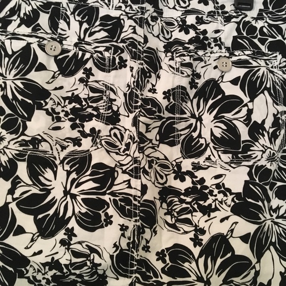 Ladies shorts - Picture 4 of 4